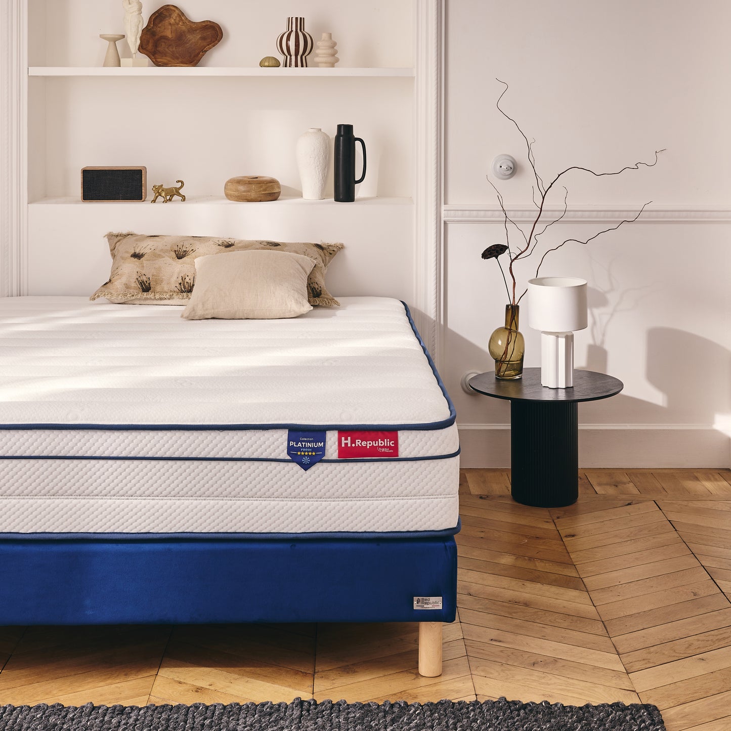 Sommier tapissier - 20 cm d'épaisseur - H 35 cm - Tissu velours bleu marine - REVERIES
