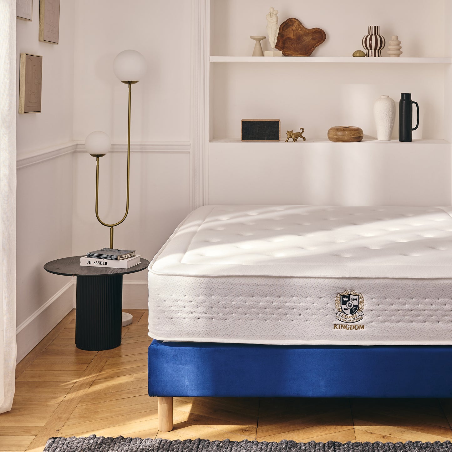Sommier tapissier - 20 cm d'épaisseur - H 35 cm - Tissu velours bleu marine - REVERIES