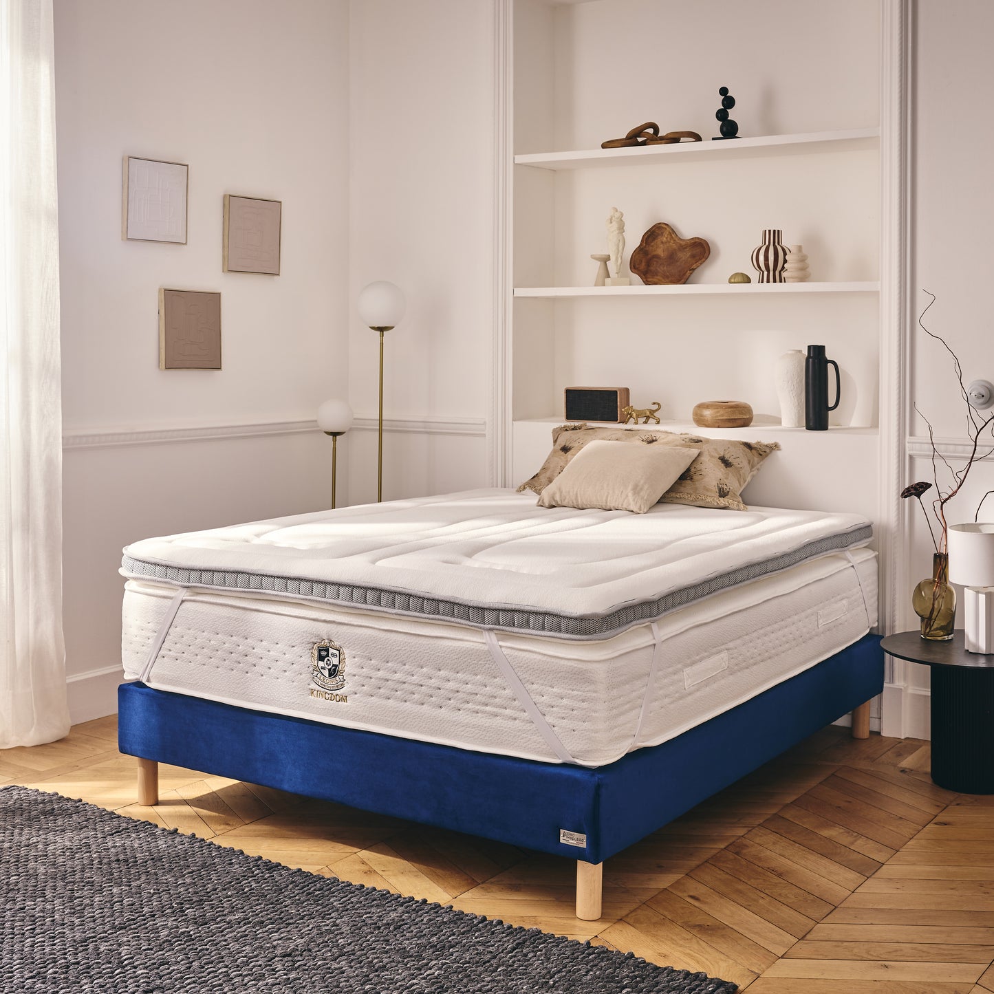 Sommier tapissier - 20 cm d'épaisseur - H 35 cm - Tissu velours bleu marine - REVERIES